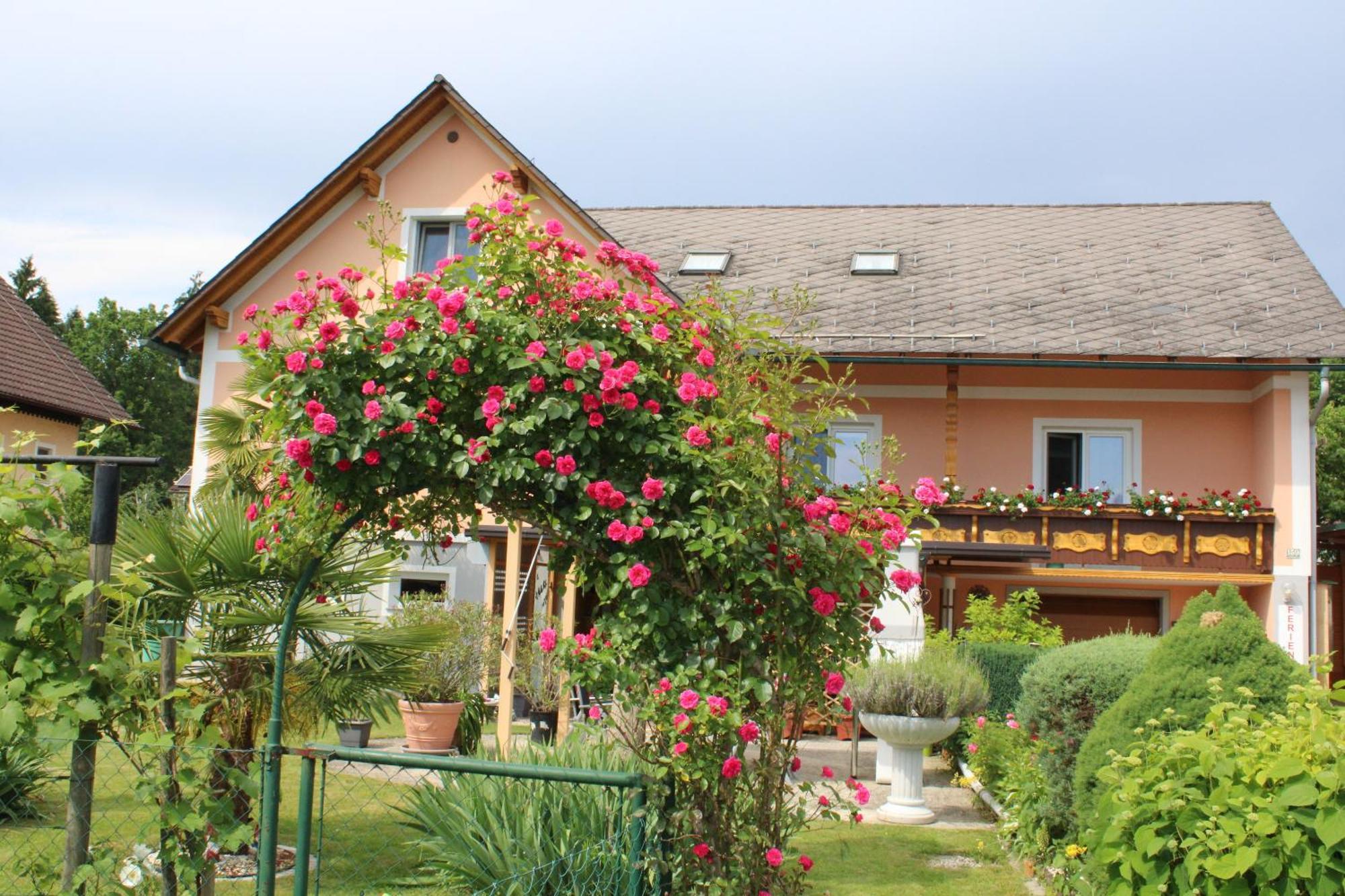 Ferienwohnung Und Gaestezimmer Gaspar Halbenrain Ngoại thất bức ảnh